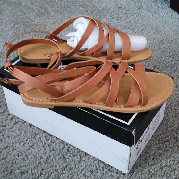Qupid camel color strappy sandals Sz 6.5 NWT - Picture 5 of 7